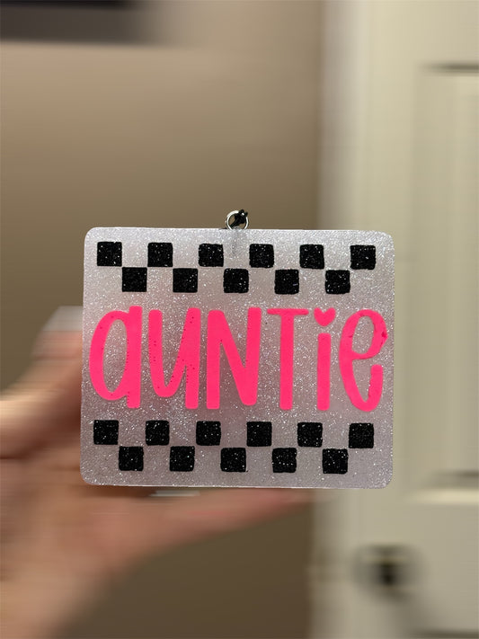 Checkered Auntie